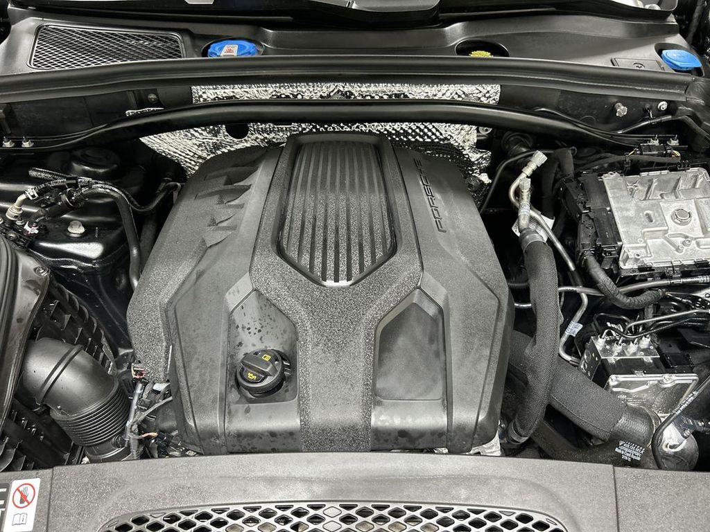 2026 Porsche Macan Base - Photo 25