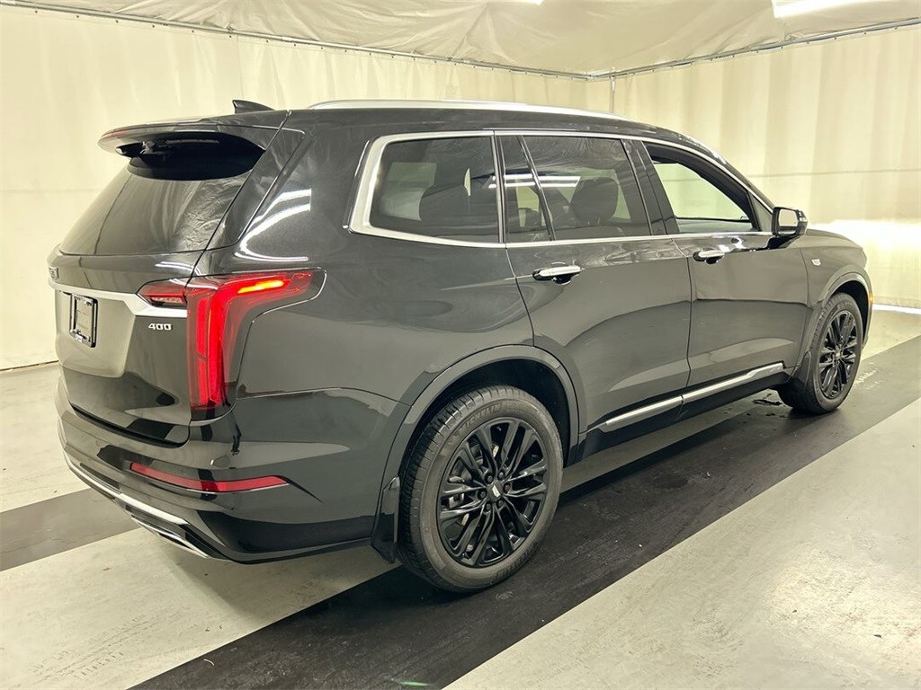 2024 Cadillac XT6 Premium Luxury photo 2