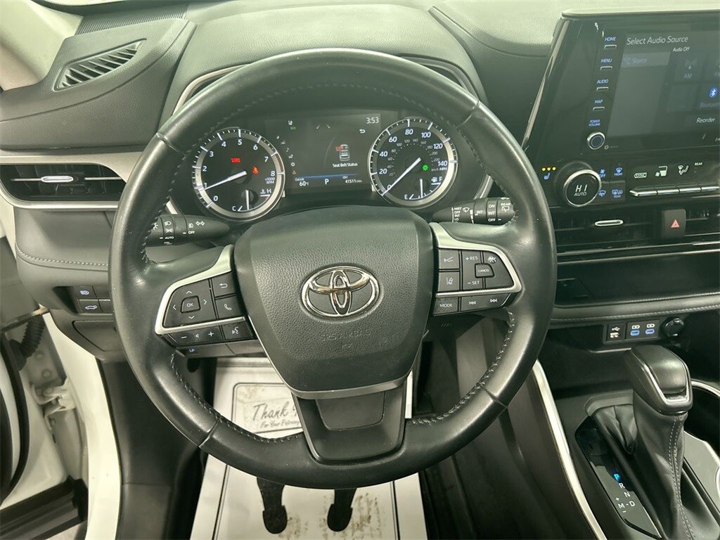 2022 Toyota Highlander XLE photo 4