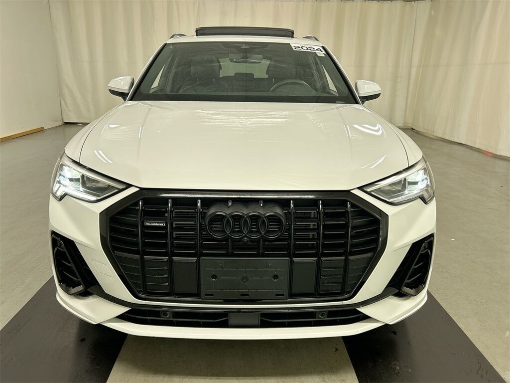 2024 Audi Q3 Premium Plus photo 3