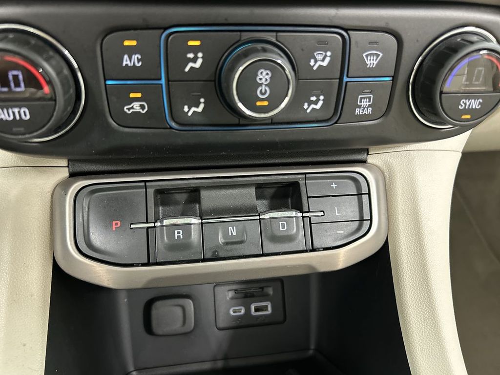2021 GMC Acadia Denali - Photo 18