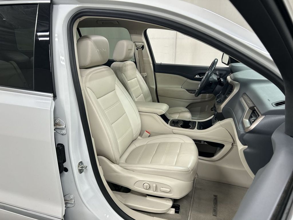 2021 GMC Acadia Denali - Photo 25