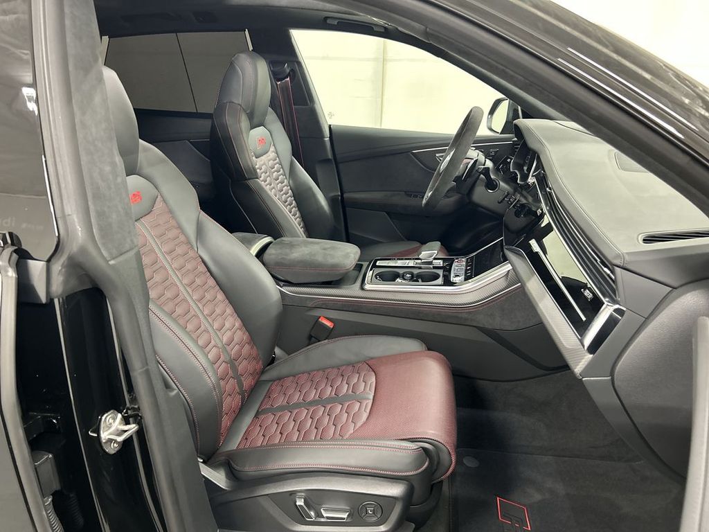 2025 Audi RS Q8 Base - Photo 24