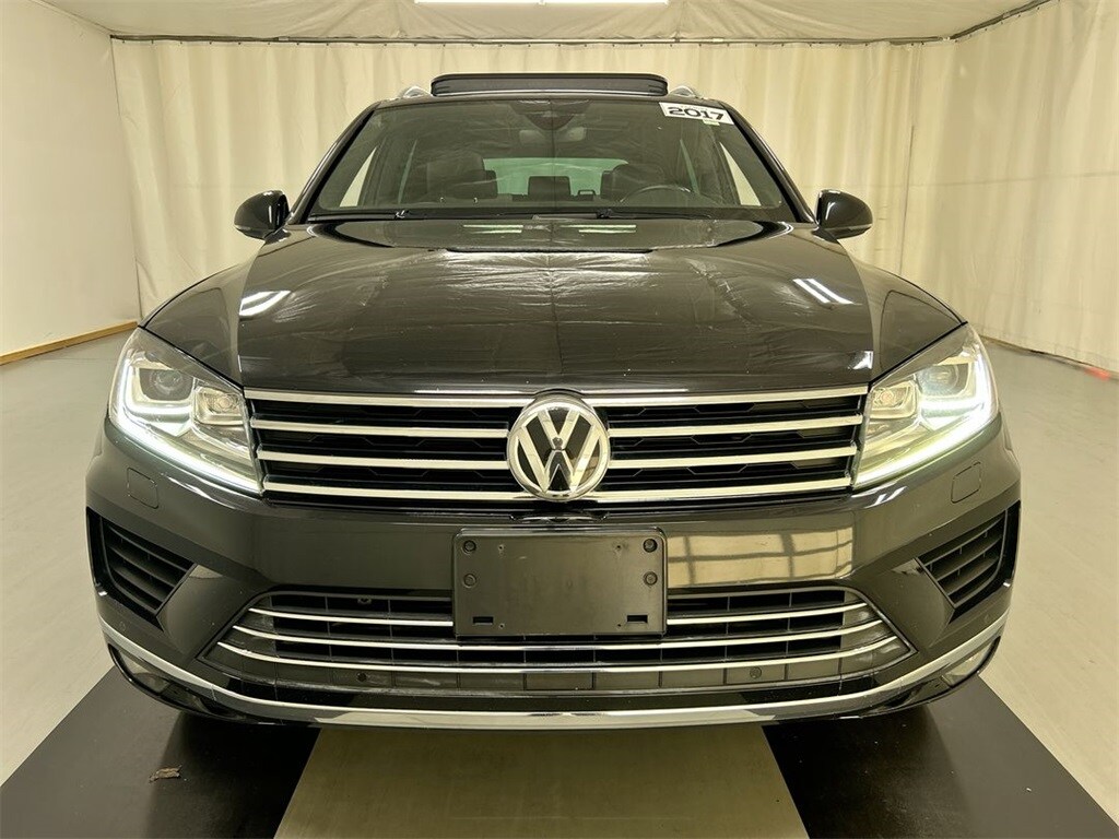 2017 Volkswagen Touareg V6 photo 3