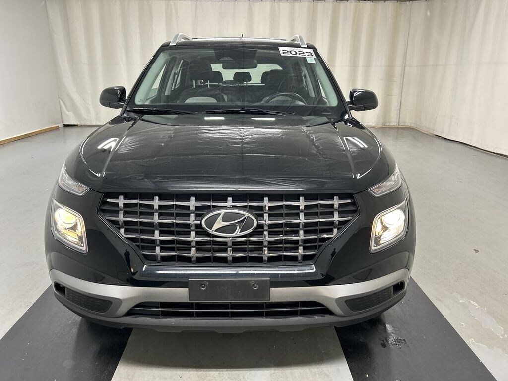 Used 2023 Hyundai Venue SEL SUV