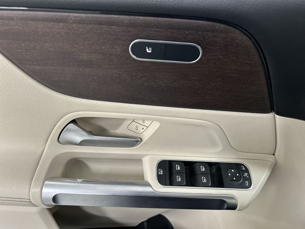 2022 Mercedes-Benz GLB Base - Photo 11