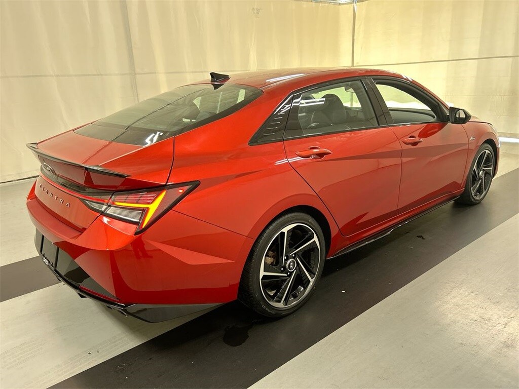 2022 Hyundai Elantra N Line photo 2
