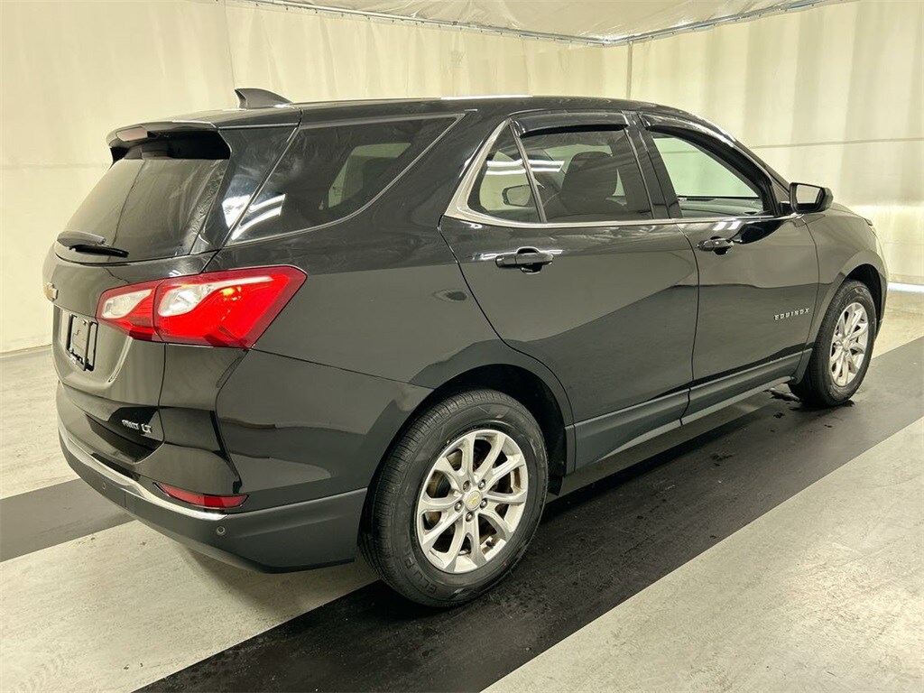 2020 Chevrolet Equinox LT photo 2