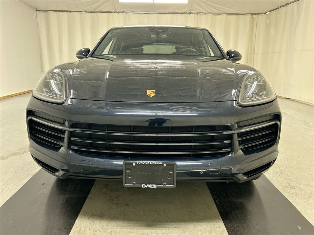 2021 Porsche Cayenne Coupe Base photo 3