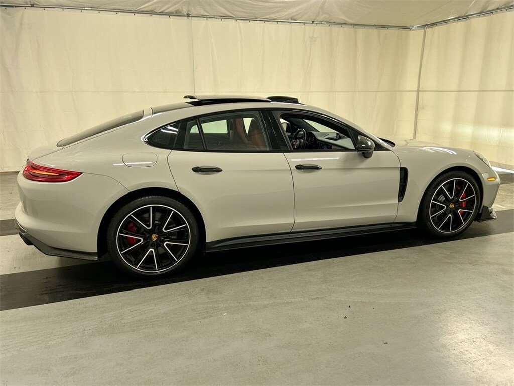 2019 Porsche Panamera Turbo photo 2