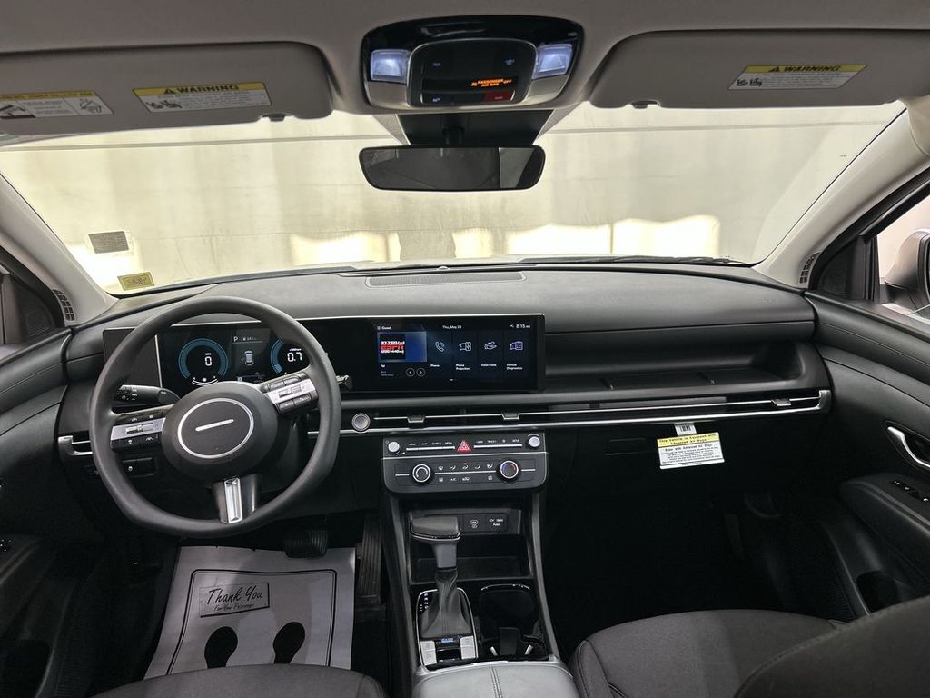 2025 Hyundai Tucson SE - Photo 18