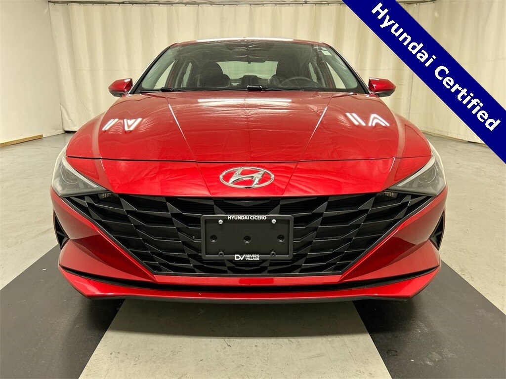 2022 Hyundai Elantra SEL photo 3