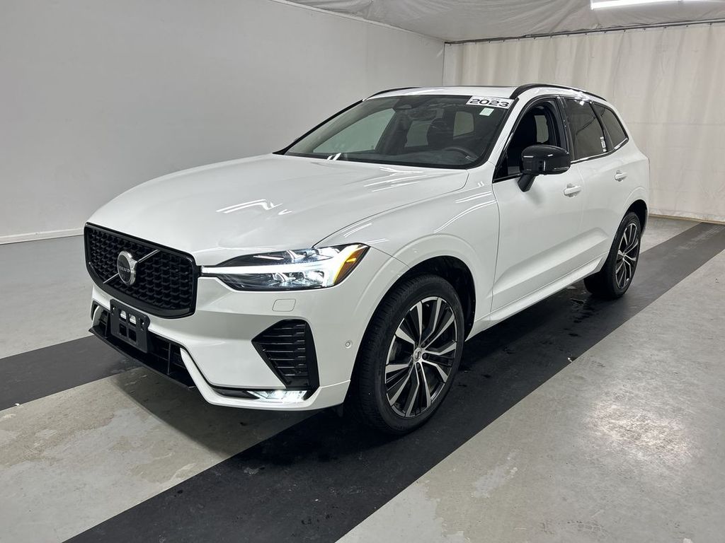 2023 Volvo XC60 B5 Plus Dark Theme AWD's photo