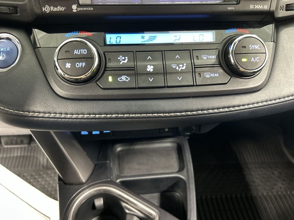 2017 Toyota RAV4 XLE - Photo 16