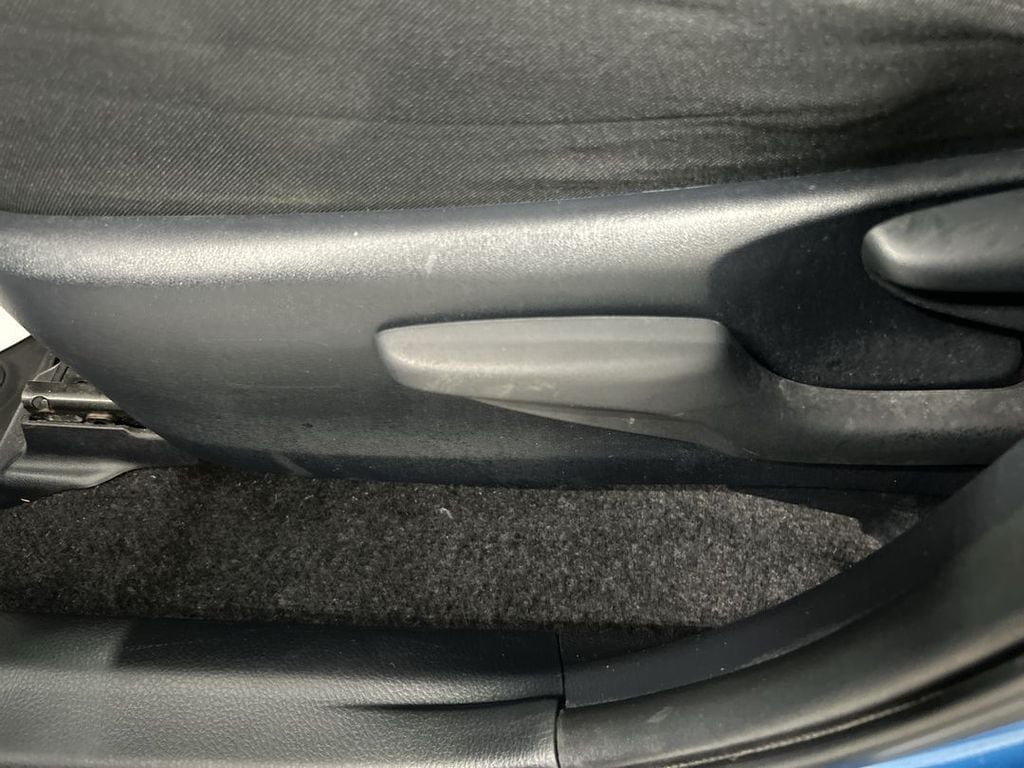 2017 Toyota RAV4 XLE - Photo 10