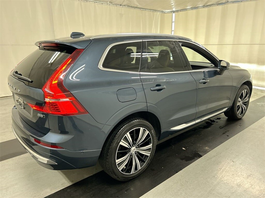 2022 Volvo XC60 B5 Inscription photo 2