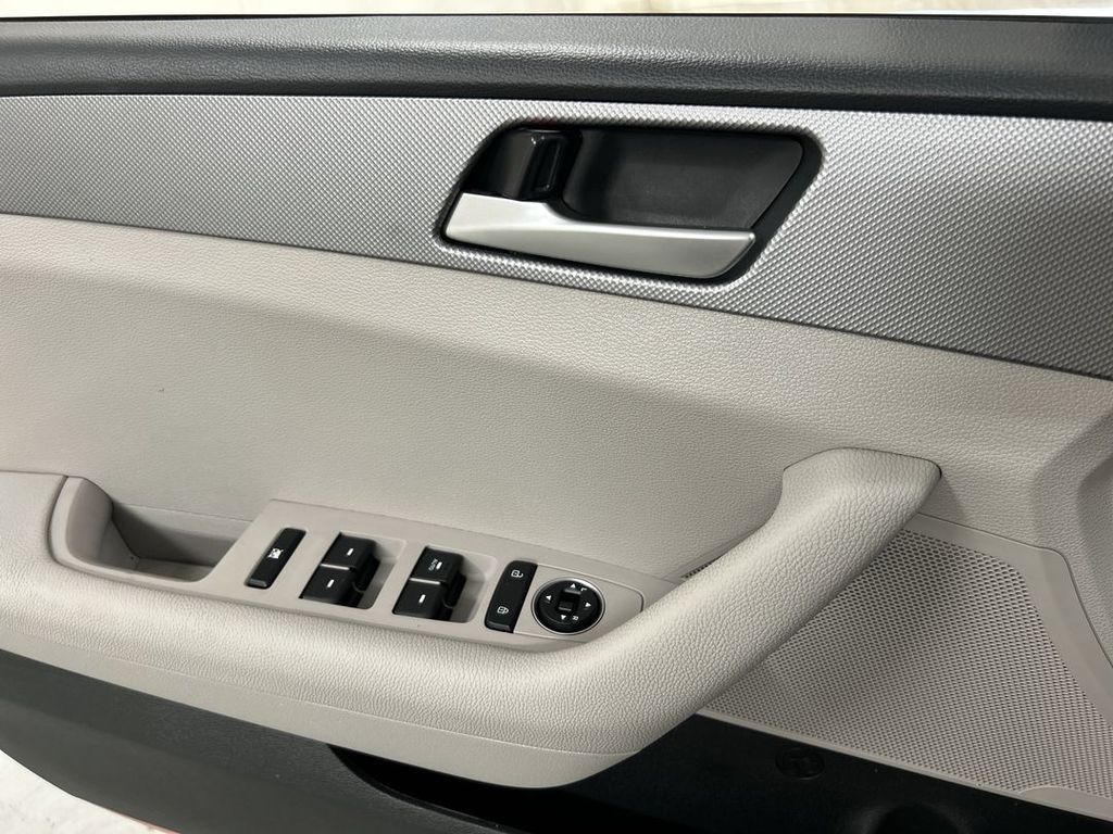 2019 Hyundai Sonata SE - Photo 11
