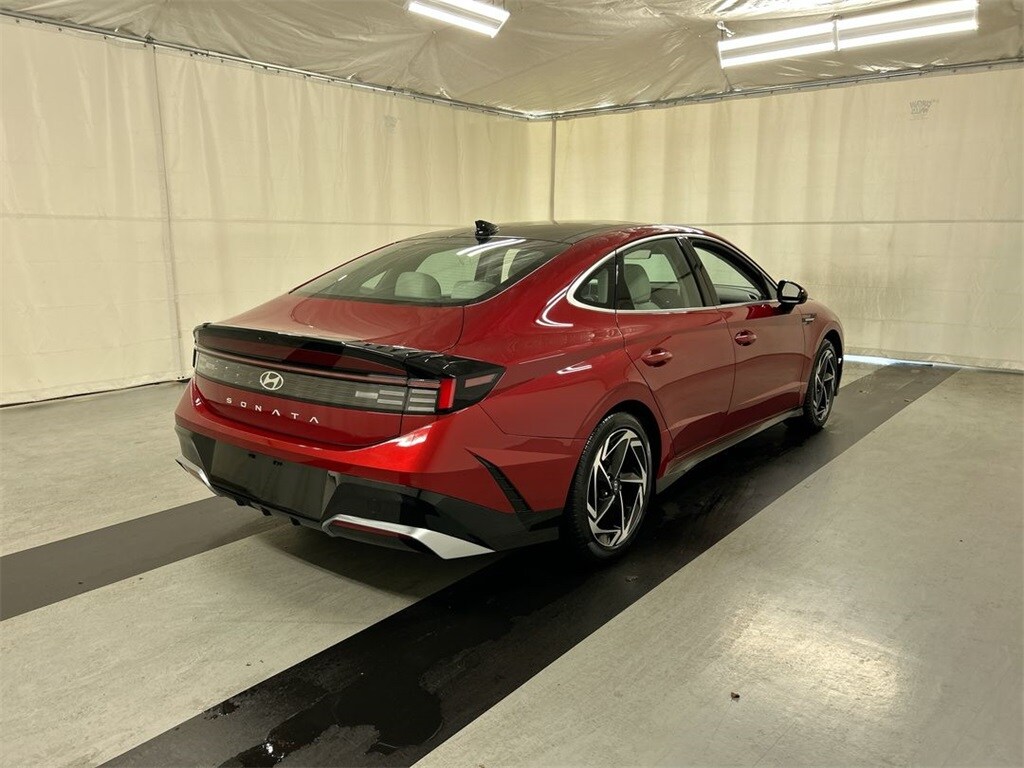 2024 Hyundai Sonata SEL photo 2