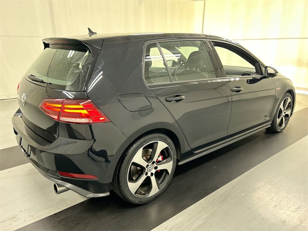 2019 Volkswagen Golf GTI S photo 2