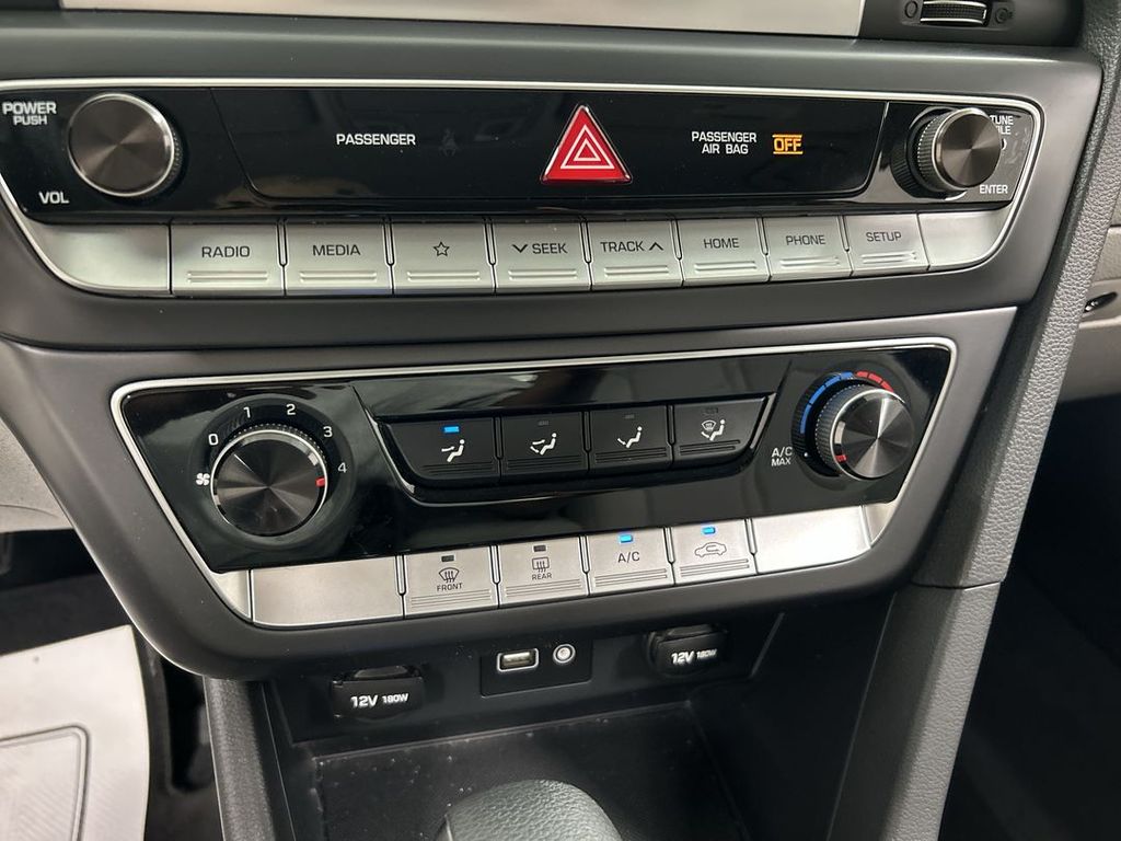 2019 Hyundai Sonata SE - Photo 16