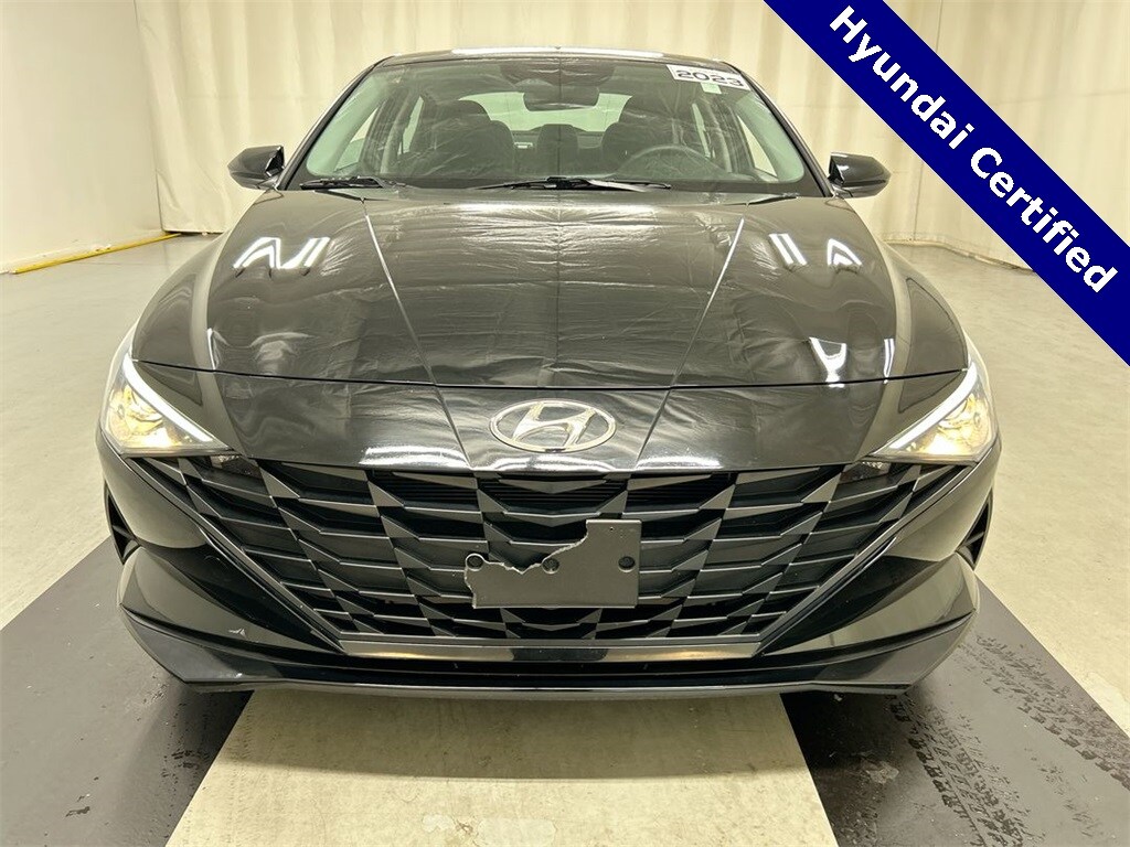 2023 Hyundai Elantra SEL photo 3