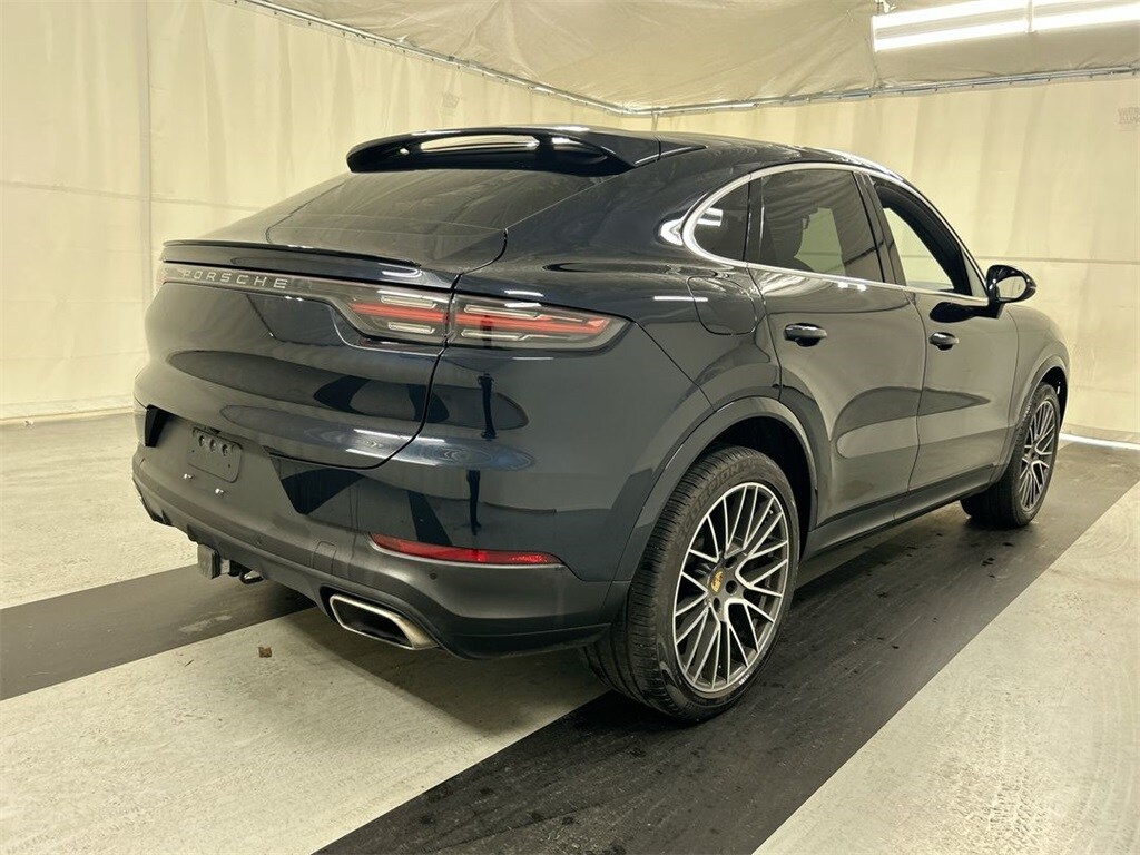 2021 Porsche Cayenne Coupe Base photo 2