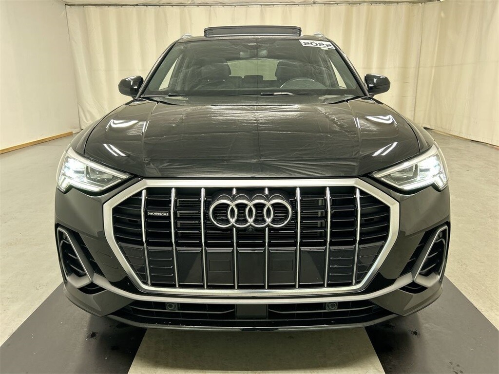 2022 Audi Q3 S line Premium Plus photo 4