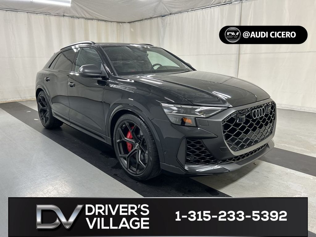 2025 Audi RS Q8 -'s photo