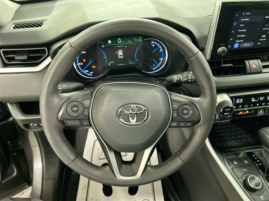 2024 Toyota RAV4 Hybrid XLE photo 4