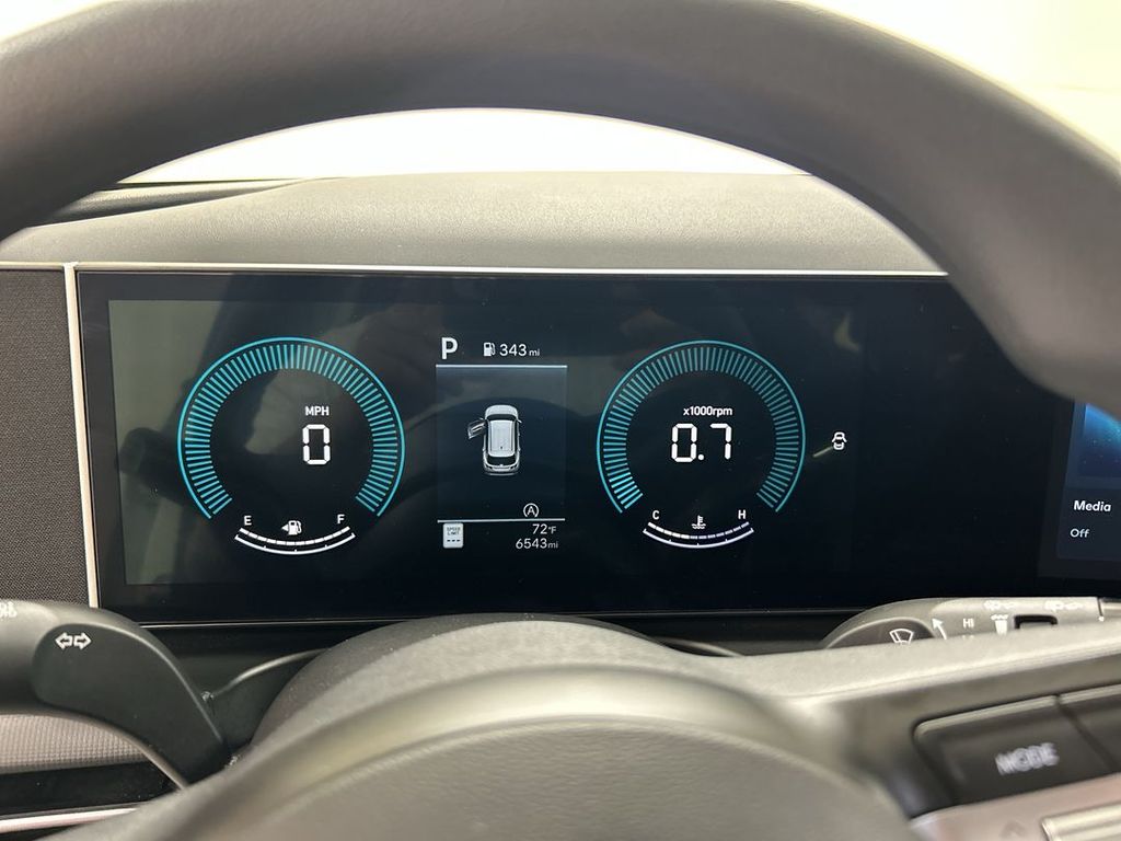 2025 Hyundai Tucson SE - Photo 13
