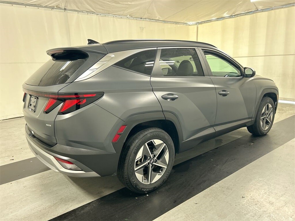 2025 Hyundai Tucson SEL photo 2