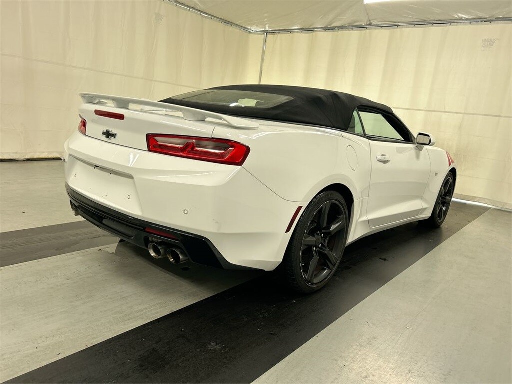 2016 Chevrolet Camaro SS photo 2