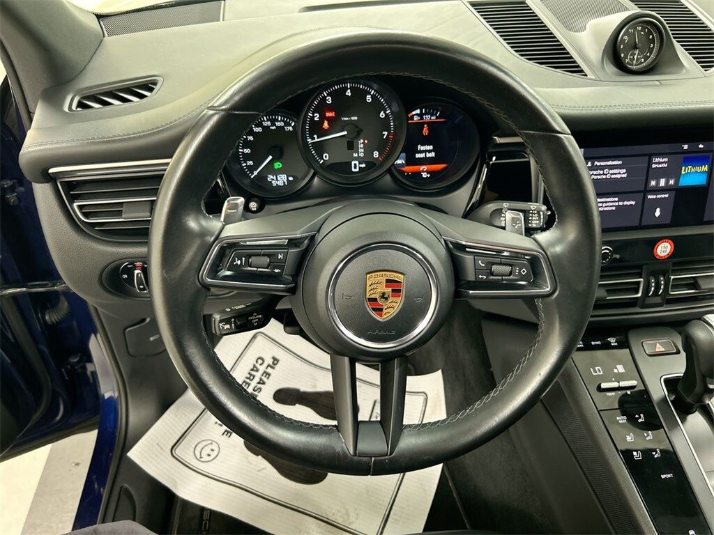 2022 Porsche Macan Base photo 4