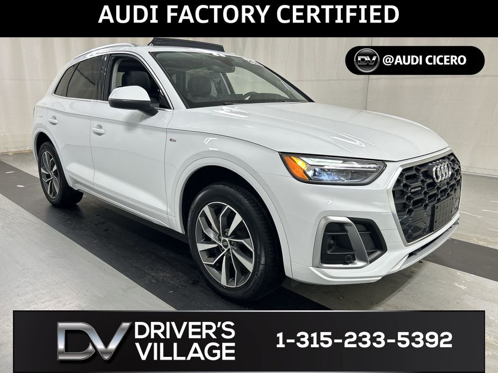 2024 Audi Q5 45 Premium Plus's photo