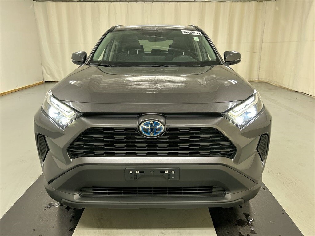 2024 Toyota RAV4 Hybrid XLE photo 3