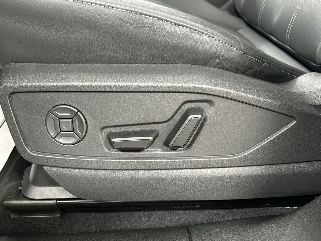 2025 Audi Q5 Premium - Photo 11