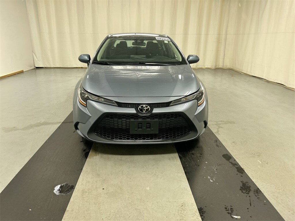 2022 Toyota Corolla LE photo 3