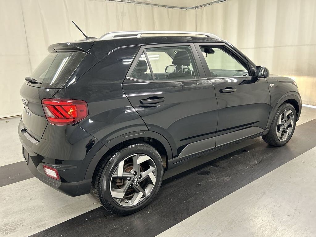 Used 2023 Hyundai Venue SEL SUV