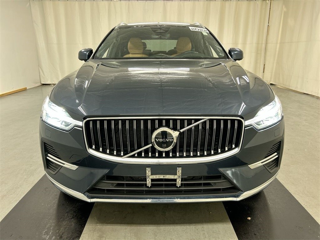 2022 Volvo XC60 B5 Inscription photo 3