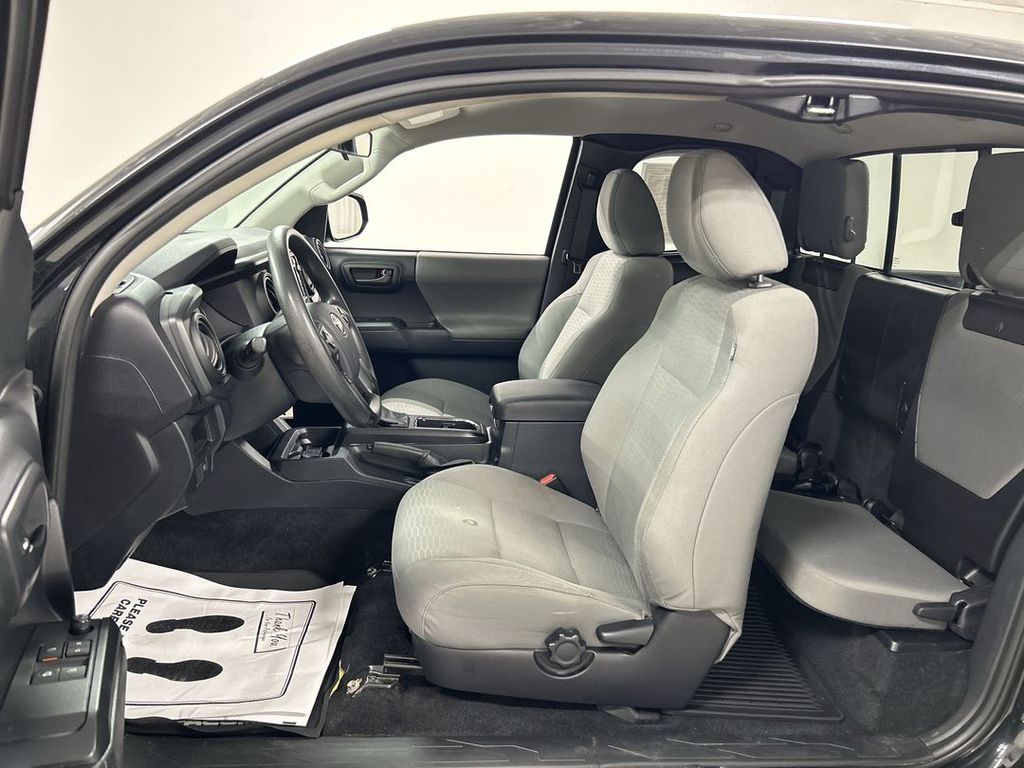 2019 Toyota Tacoma SR - Photo 9