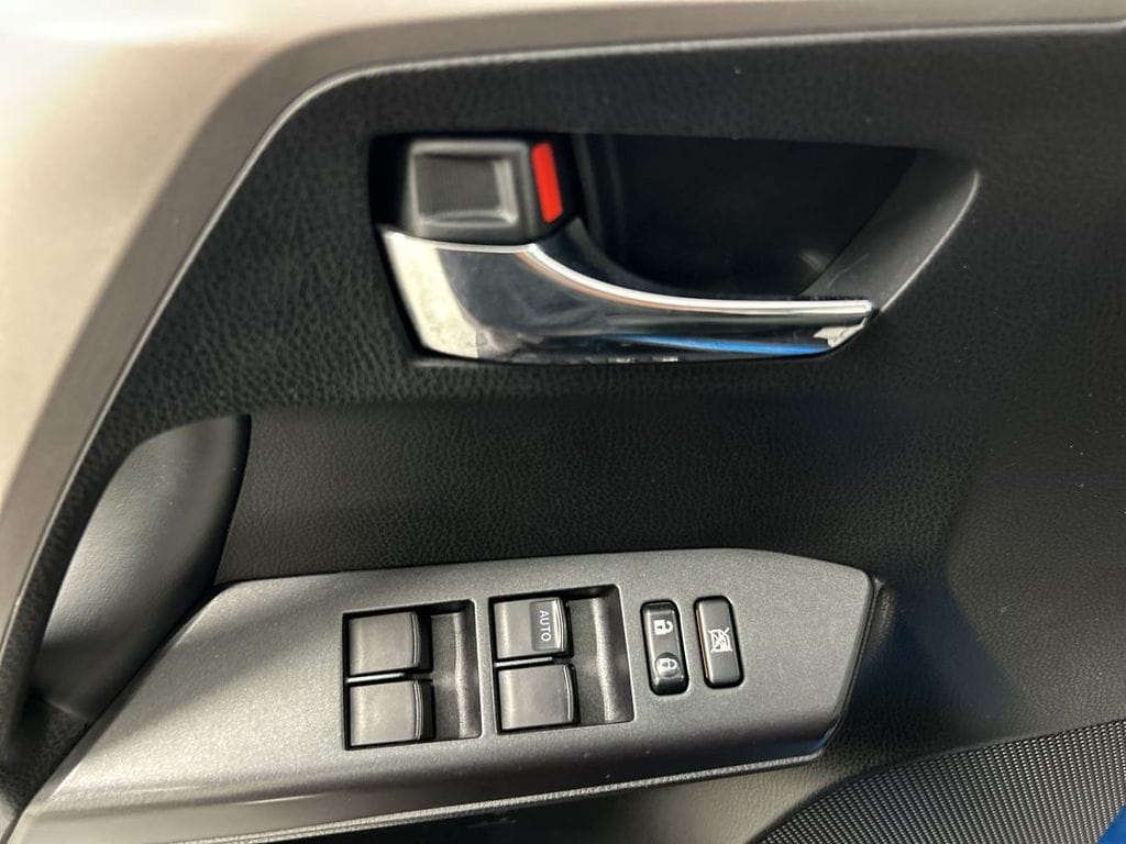 2017 Toyota RAV4 XLE - Photo 11