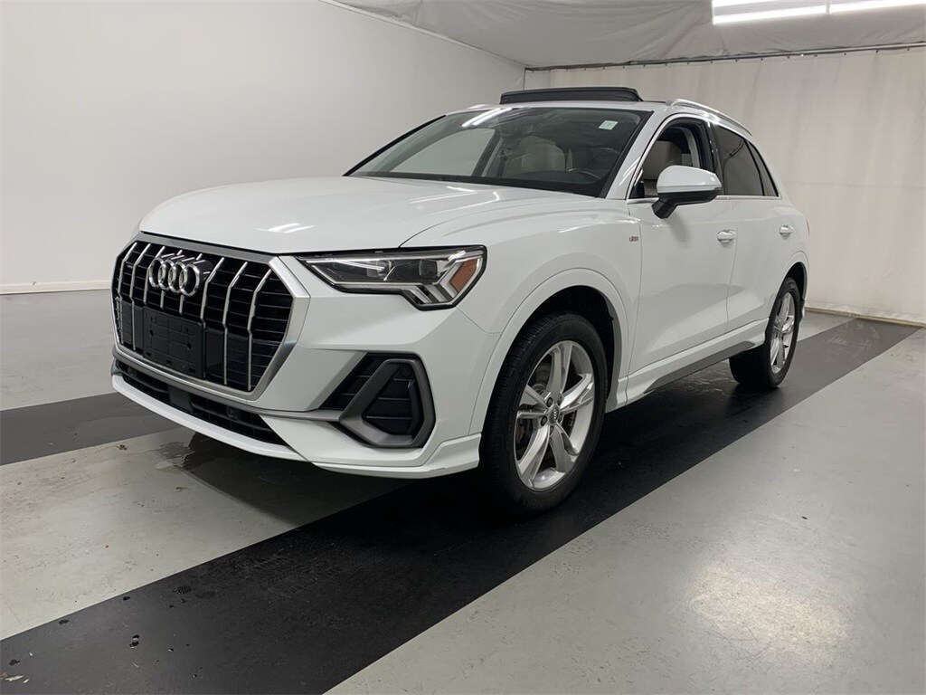2020 Audi Q3 Premium Plus S line photo 3