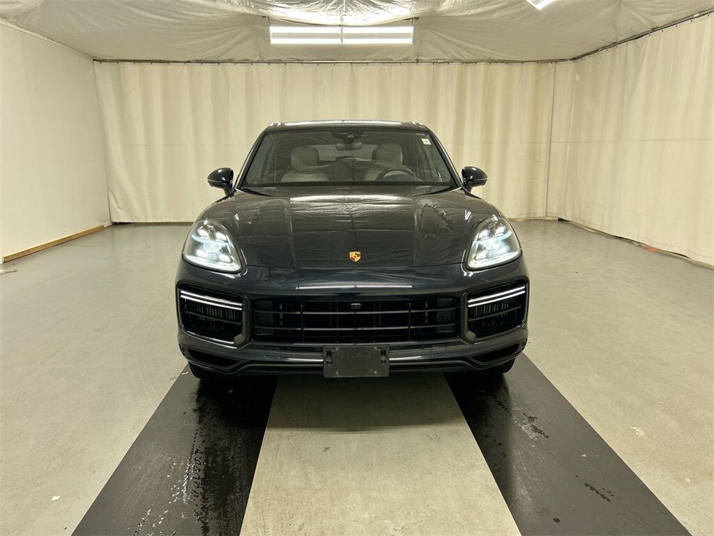2021 Porsche Cayenne Turbo photo 3