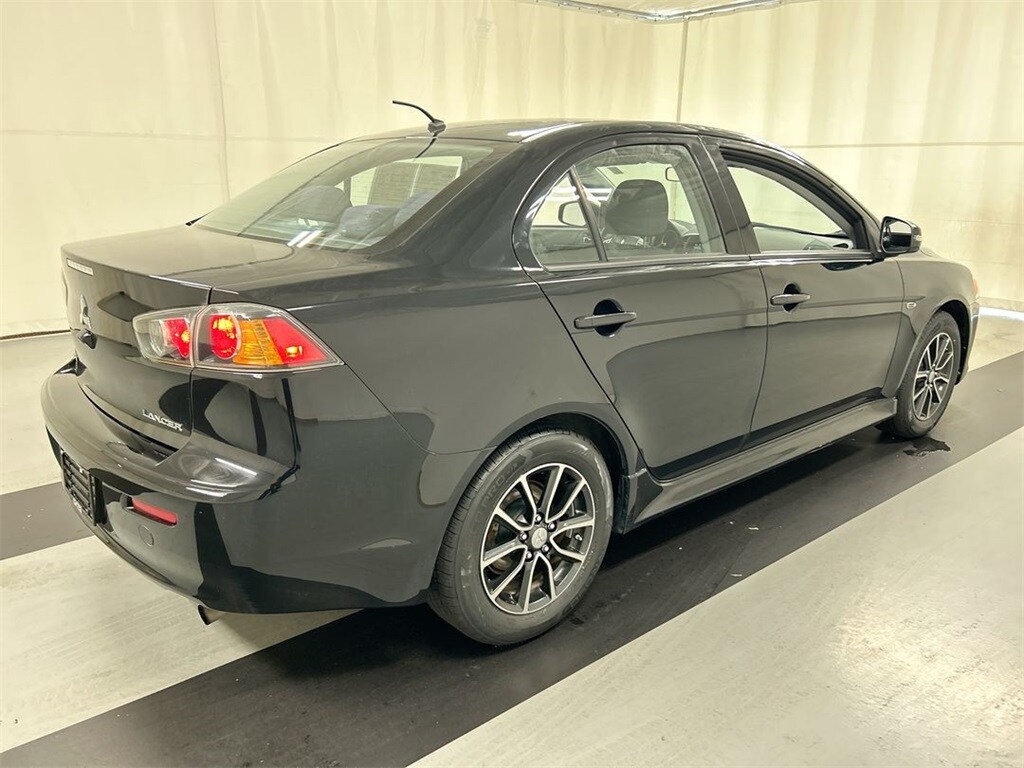 2017 Mitsubishi Lancer ES photo 2