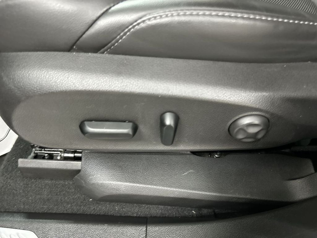 2020 Buick Envision Essence - Photo 10