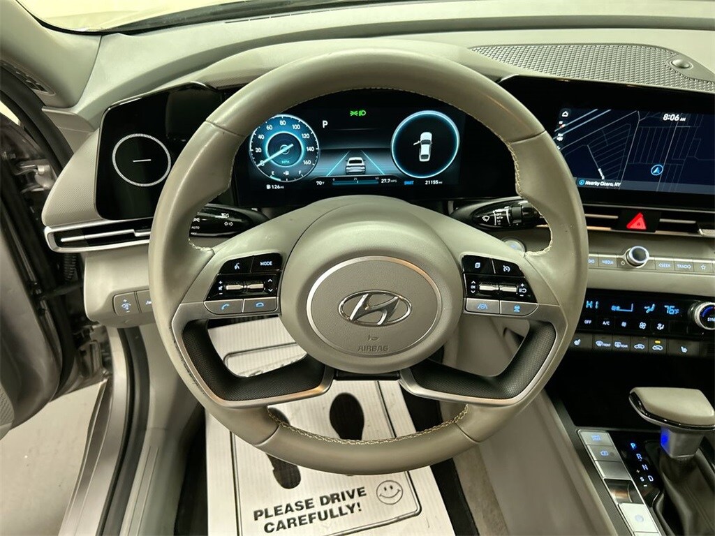 2023 Hyundai Elantra SEL photo 4
