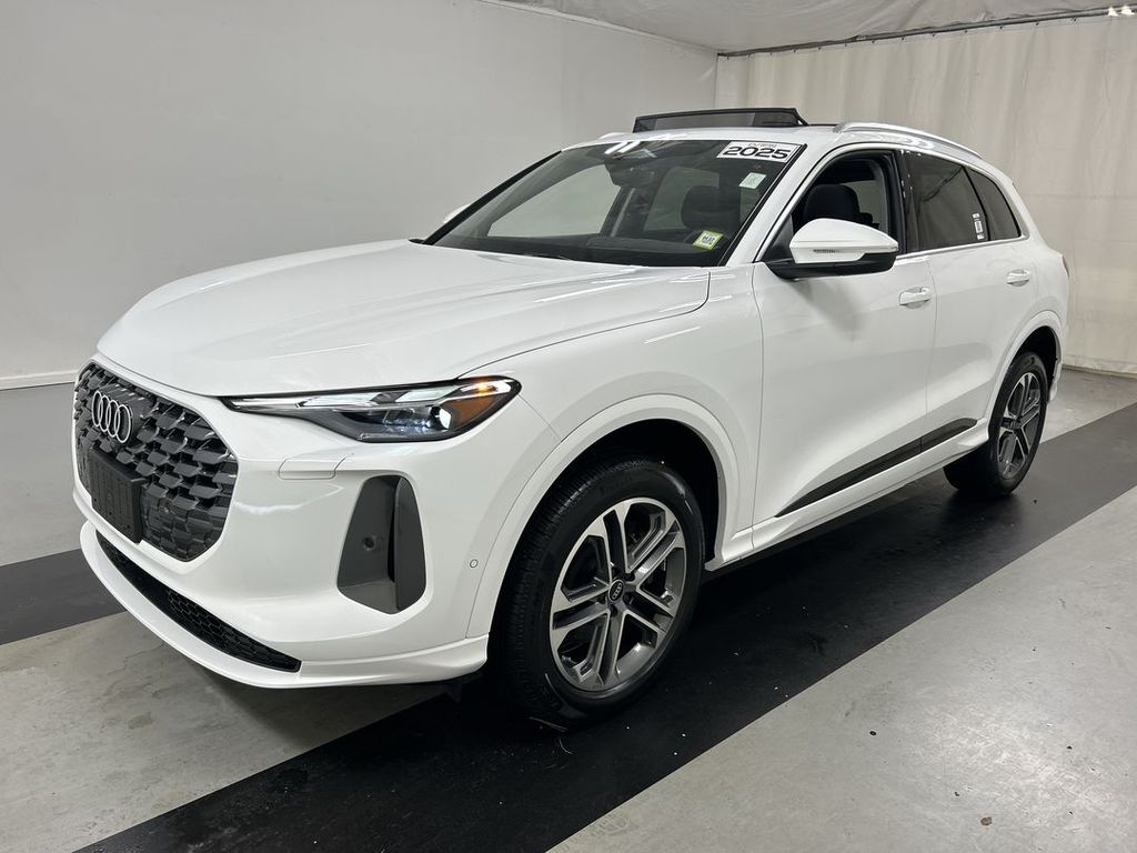 2025 Audi Q5 Premium - Photo 6