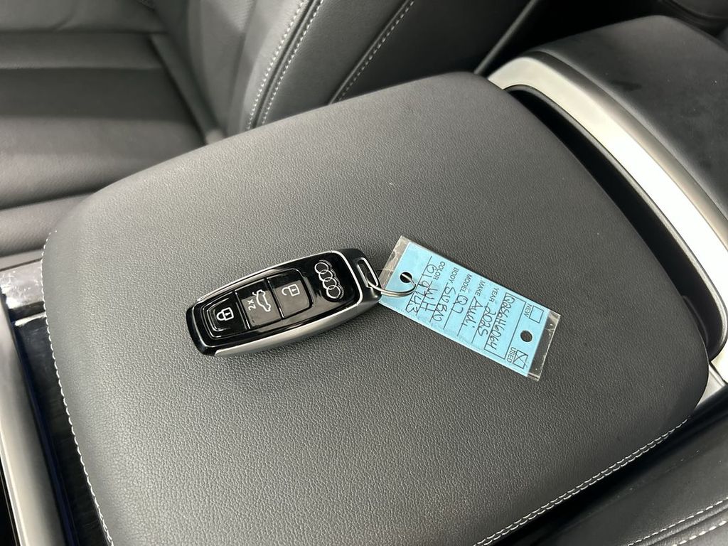 2025 Audi Q7 Premium Plus - Photo 11