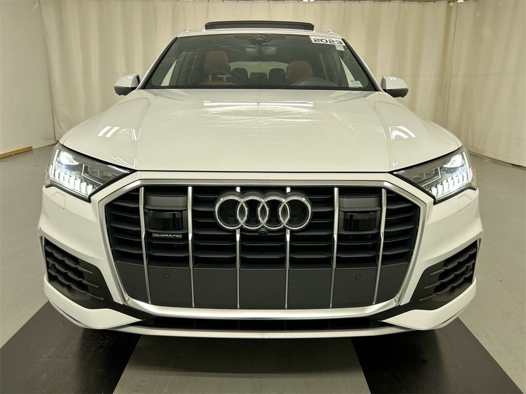 2023 Audi Q7 45 Premium Plus photo 4