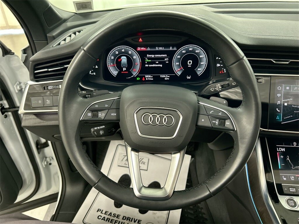 2023 Audi Q7 45 Premium Plus photo 2